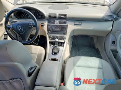 Zdjęcie 8 z 12 samochodu: 2006 MERCEDES-BENZ C 230 VIN:WDBRF52H96F784012 - miniatura