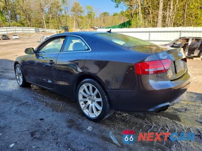 Drugie zdjęcie samochodu z przodu: 2011 AUDI A5 PREMIUM PLUS VIN:WAURFAFR4BA028931 - miniatura