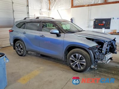 Czwarte zdjęcie samochodu z boku: 2024 TOYOTA HIGHLANDER XLE VIN:5TDKDRBH5RS565875 - miniatura