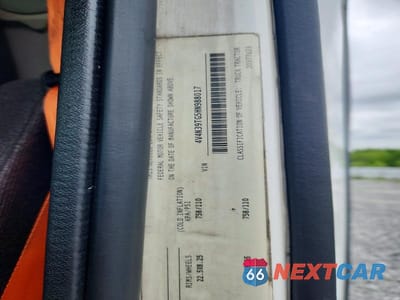 Zdjęcie 10 z 10 samochodu: 2017 VOLVO VNL SEMI TRUCK VIN:4V4N39TG5HN988017 - miniatura