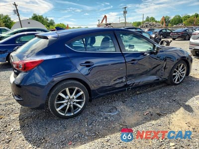 Trzecie zdjęcie samochodu z tyłu: 2018 MAZDA 3 TOURING VIN:3MZBN1L30JM223317 - miniatura