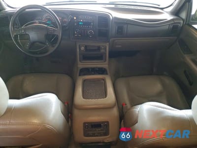 Zdjęcie 8 z 13 samochodu: 2004 CHEVROLET TAHOE K1500 VIN:1GNEK13T44R294894 - miniatura