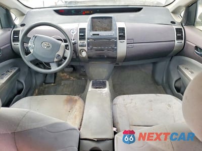 Zdjęcie 8 z 12 samochodu: 2005 TOYOTA PRIUS BASE VIN:JTDKB20U553117192 - miniatura
