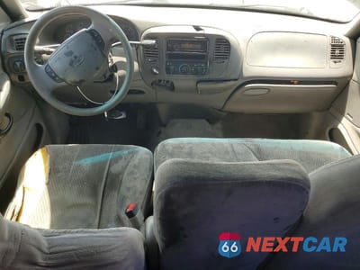 Zdjęcie 8 z 13 samochodu: 1997 FORD EXPEDITION VIN:1FMEU18W0VLB34677 - miniatura