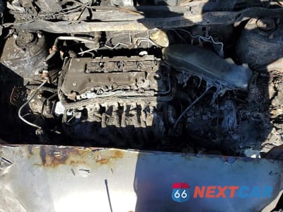 Zdjęcie 11 z 12 samochodu: 2005 TOYOTA COROLLA S VIN:1NXBR32E25Z460507 - miniatura