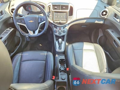 Zdjęcie 8 z 12 samochodu: 2020 CHEVROLET SONIC PREMIER VIN:1G1JF5SB8L4120469 - miniatura