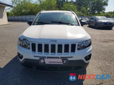 Piąte zdjęcie samochodu w środku: 2012 JEEP COMPASS SPORT VIN:1C4NJDBB7CD559826 - miniatura