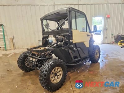 Czwarte zdjęcie samochodu z boku: 2023 CAN-AM DEFENDER UTILITY VEHICLE VIN:3JBUVAX49PK004829 - miniatura