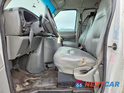 Zdjęcie 7 z 13 samochodu: 2004 FORD ECONOLINE E250 VAN VIN:1FTNE24W24HB10640 - miniatura