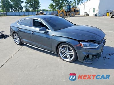 Czwarte zdjęcie samochodu z boku: 2018 AUDI A5 PREMIUM PLUS S-LINE VIN:WAUENCF52JA060477 - miniatura