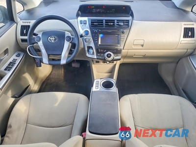 Zdjęcie 8 z 12 samochodu: 2012 TOYOTA PRIUS V THREE VIN:JTDZN3EU0C3119403 - miniatura