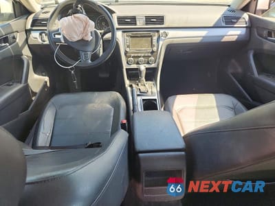 Zdjęcie 8 z 12 samochodu: 2012 VOLKSWAGEN PASSAT SE VIN:1VWBP7A3XCC084205 - miniatura