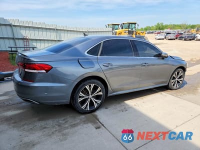 Trzecie zdjęcie samochodu z tyłu: 2021 VOLKSWAGEN PASSAT SE VIN:1VWSA7A3XMC013492 - miniatura