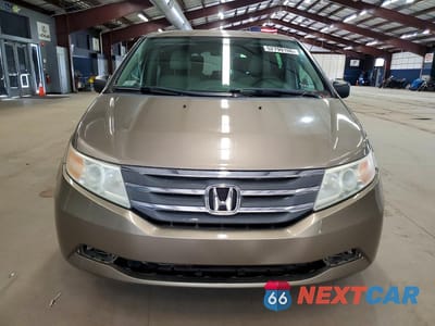 Piąte zdjęcie samochodu w środku: 2011 HONDA ODYSSEY LX VIN:5FNRL5H26BB040475 - miniatura