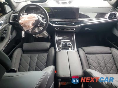 Zdjęcie 8 z 13 samochodu: 2026 BMW X7 XDRIVE40I VIN:5UX23EM00T9410061 - miniatura