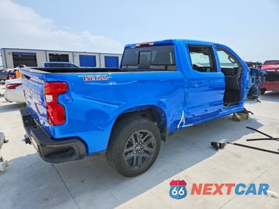 Trzecie zdjęcie samochodu z tyłu: 2025 CHEVROLET SILVERADO K1500 LT TRAIL BOSS VIN:3GCUKFEDXSG296315 - miniatura