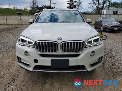 Piąte zdjęcie samochodu w środku: 2017 BMW X5 XDR40E VIN:5UXKT0C33H0S80917 - miniatura