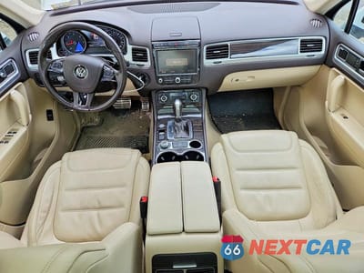 Zdjęcie 8 z 13 samochodu: 2015 VOLKSWAGEN TOUAREG V6 TDI VIN:WVGEP9BP2FD003219 - miniatura