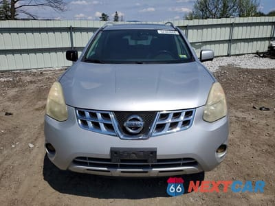 Piąte zdjęcie samochodu w środku: 2013 NISSAN ROGUE S VIN:JN8AS5MVXDW109784 - miniatura