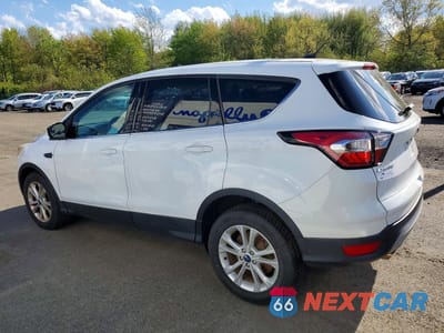Drugie zdjęcie samochodu z przodu: 2017 FORD ESCAPE SE VIN:1FMCU0GD8HUE37822 - miniatura