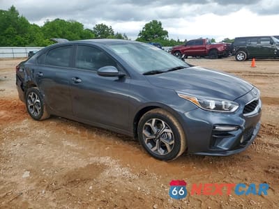 Czwarte zdjęcie samochodu z boku: 2019 KIA FORTE LXS VIN:3KPF24AD3KE040788 - miniatura