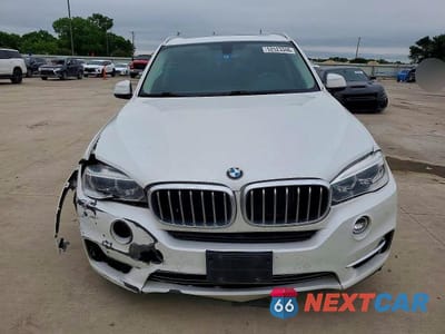 Piąte zdjęcie samochodu w środku: 2016 BMW X5 XDRIVE35I VIN:5UXKR0C5XG0U08732 - miniatura