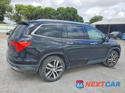 Trzecie zdjęcie samochodu z tyłu: 2016 HONDA PILOT TOURING VIN:5FNYF6H99GB115148 - miniatura