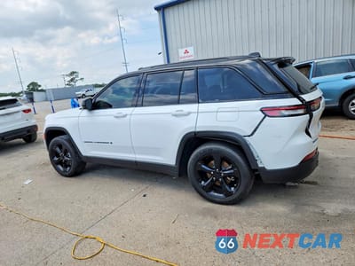 Drugie zdjęcie samochodu z przodu: 2025 JEEP GRAND CHEROKEE LAREDO VIN:1C4RJGAG7SC334519 - miniatura