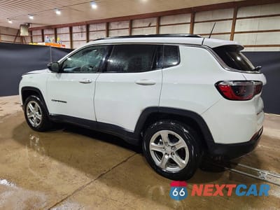 Drugie zdjęcie samochodu z przodu: 2024 JEEP COMPASS LATITUDE VIN:3C4NJDBN6RT604252 - miniatura