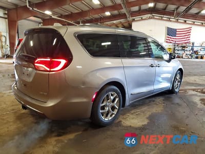 Trzecie zdjęcie samochodu z tyłu: 2018 CHRYSLER PACIFICA LIMITED VIN:2C4RC1GG0JR169319 - miniatura