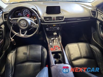 Zdjęcie 8 z 12 samochodu: 2018 MAZDA 3 TOURING VIN:3MZBN1V3XJM200849 - miniatura