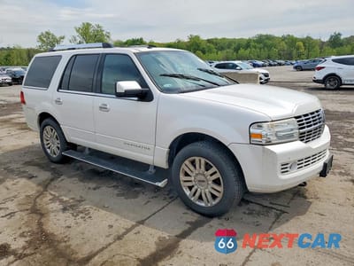 Czwarte zdjęcie samochodu z boku: 2012 LINCOLN NAVIGATOR VIN:5LMJJ2J54CEL04035 - miniatura