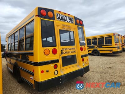 Trzecie zdjęcie samochodu z tyłu: 2011 GMC SAVANA CUT - SCHOOL BUS VIN:1GD373BG8B1173200 - miniatura