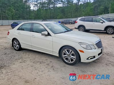 Czwarte zdjęcie samochodu z boku: 2010 MERCEDES-BENZ E 350 VIN:WDDHF5GB9AA091888 - miniatura
