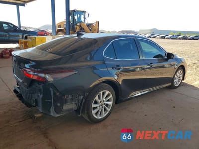 Trzecie zdjęcie samochodu z tyłu: 2022 TOYOTA CAMRY LE VIN:4T1C11AK0NU689761 - miniatura