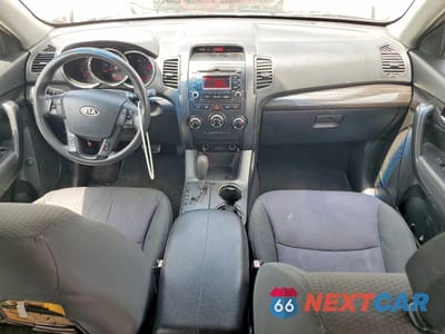 Zdjęcie 8 z 13 samochodu: 2012 KIA SORENTO LX VIN:5XYKT3A11CG279823 - miniatura