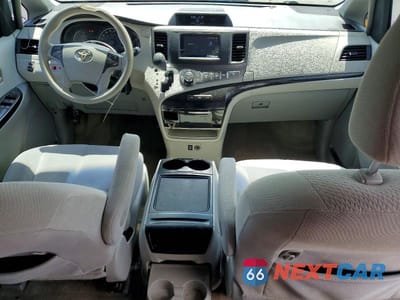Zdjęcie 8 z 13 samochodu: 2013 TOYOTA SIENNA LE VIN:5TDKK3DC1DS378386 - miniatura