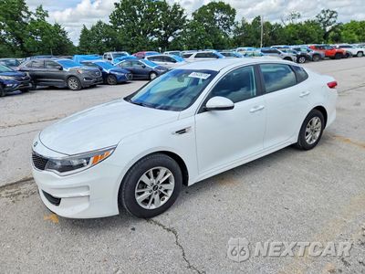 2017 KIA OPTIMA LX 5XXGT4L36HG169369 - główne zdjęcie licytacji z USA - miniatura
