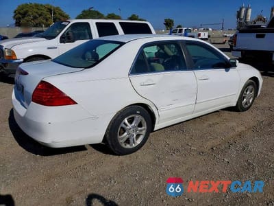 Trzecie zdjęcie samochodu z tyłu: 2006 HONDA ACCORD SE VIN:1HGCM56336A026872 - miniatura