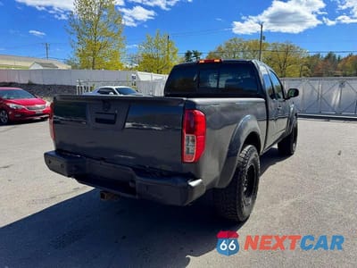 Trzecie zdjęcie samochodu z tyłu: 2013 NISSAN FRONTIER SV V6 VIN:1N6AD0CW2DN762325 - miniatura