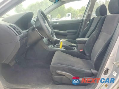 Zdjęcie 7 z 12 samochodu: 2004 HONDA ACCORD LX VIN:1HGCM56314A117801 - miniatura