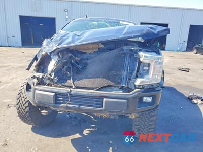 Piąte zdjęcie samochodu w środku: 2019 FORD F150 SUPERCREW VIN:1FTEW1C5XKFB25184 - miniatura