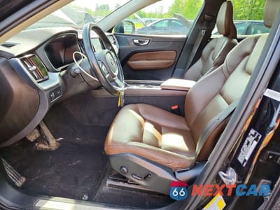 Zdjęcie 7 z 13 samochodu: 2020 VOLVO XC60 T5 MOMENTUM VIN:YV4102RK9L1411865 - miniatura