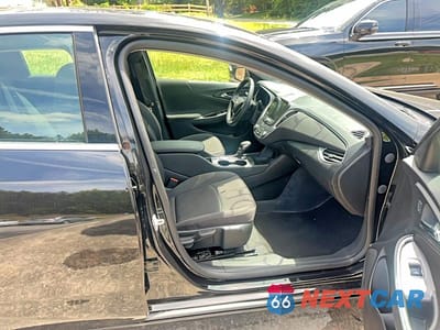 Piąte zdjęcie samochodu w środku: 2025 CHEVROLET MALIBU RS VIN:1G1ZG5ST0SF134801 - miniatura
