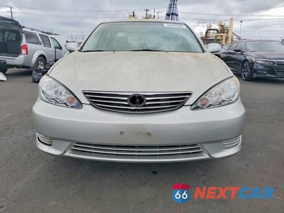 Piąte zdjęcie samochodu w środku: 2005 TOYOTA CAMRY LE VIN:JTDBE32K453034684 - miniatura