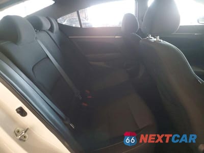 Zdjęcie 10 z 12 samochodu: 2018 HYUNDAI ELANTRA VALUE EDITION VIN:5NPD84LFXJH287515 - miniatura