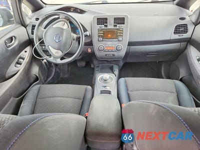 Zdjęcie 8 z 13 samochodu: 2013 NISSAN LEAF S VIN:1N4AZ0CP8DC409280 - miniatura