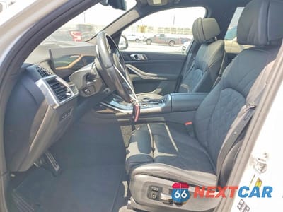 Zdjęcie 7 z 14 samochodu: 2025 BMW X7 XDRIVE40I VIN:5UX23EM01S9Z34687 - miniatura
