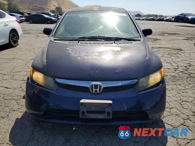 Piąte zdjęcie samochodu w środku: 2008 HONDA CIVIC LX VIN:2HGFA165X8H533966 - miniatura
