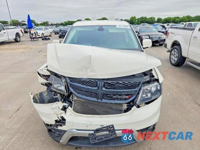 Piąte zdjęcie samochodu w środku: 2019 DODGE JOURNEY CROSSROAD VIN:3C4PDCGB8KT869124 - miniatura